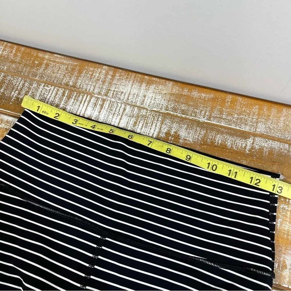 Lululemon Wunder Under High-Rise Luxtreme Legging Size 8 Color Black/White